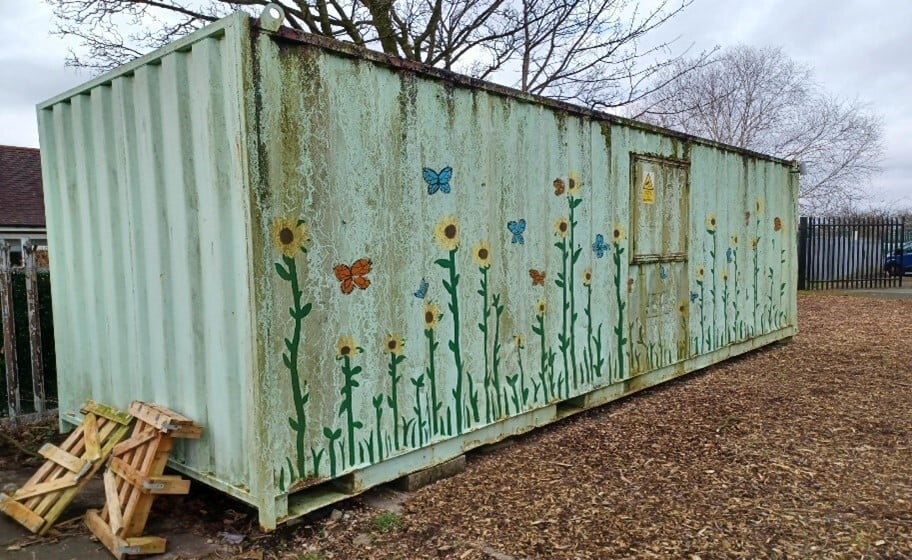 Picture of old shipping container 